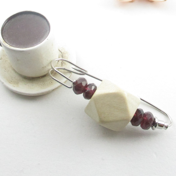 溢れる想いが今にも沸騰しそうだから、今でもガーネットで抑えています♪<カブトピンブローチ>SB1038 2枚目の画像