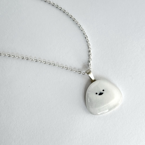 レジンネックレス✩⃛清澄シマエナガ＊蓄光 シマエナガ ？ 風な ？ ペンダント・モグ ネックレス・ペンダント Mﾑ