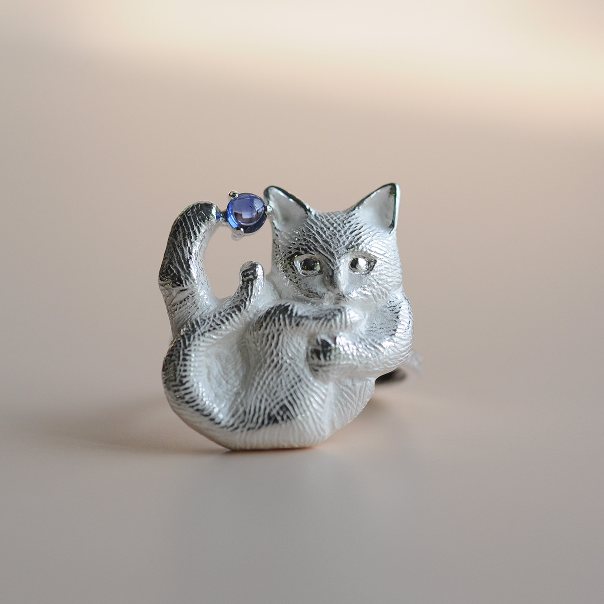 しっぽが気になるニャン　SILVER925 サファイア  ねこ リング