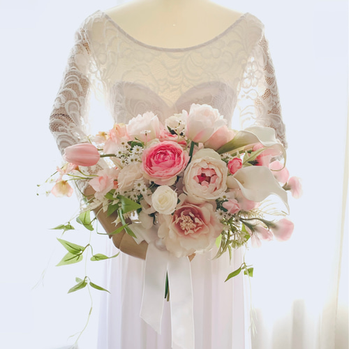 春色イメージクラッチブーケandブートニア 春色ブーケ ピンク チューリップ クラッチブーケ ウェディングブーケ