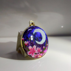 睡蓮の雫」ペンダントトップ レジンアクセサリー ハンドメイド