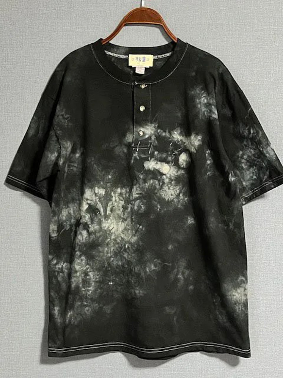 タイダイ染め ヘンリーネックTシャツ　Mサイズ　ブラック×ベージュ　ムラ染め　Hippies Dye HD21-38 1枚目の画像