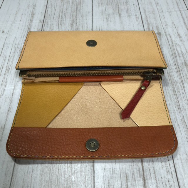 ☆在庫処分価格＆送料無料☆【ずっと触れていたいしっとりとした柔らかさ】セミロングギャルソンウォレット アリゾナ(11色)