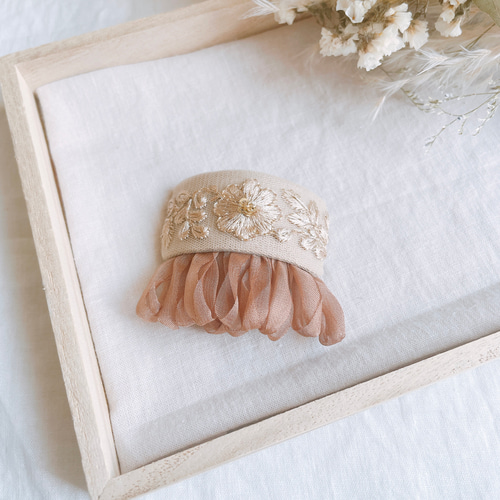 フリンジと刺繍の大人可愛いポニーフック ♡インド刺繍リボン