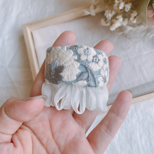 ⭐2100⭐❣️大人可愛い華やかアクセ❣️オリジナル一点物インド刺繍ポニーフック フリンジと刺繍の大人可愛いポニーフック ♡インド刺繍リボン♡ ポニー