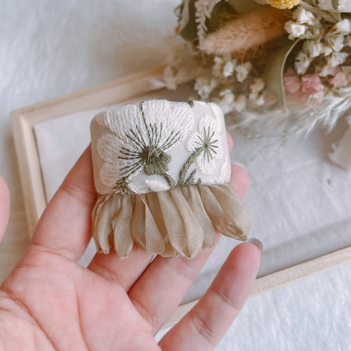 フリンジと刺繍の大人可愛いポニーフック ♡インド刺繍リボン♡ ポニー