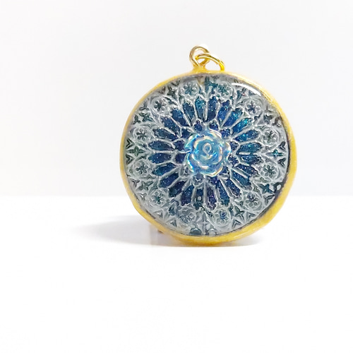 K☆ページ☆ハンドメイド　レジン　ペンダントトップ　8点 5613_1.jpg