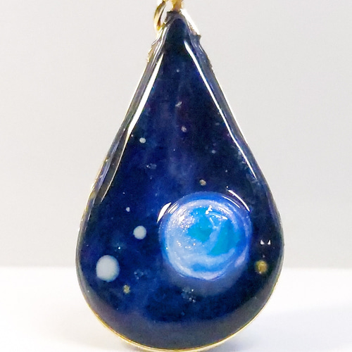 月夜の海と宇宙モチーフのペンダントトップ レジンアクセサリー