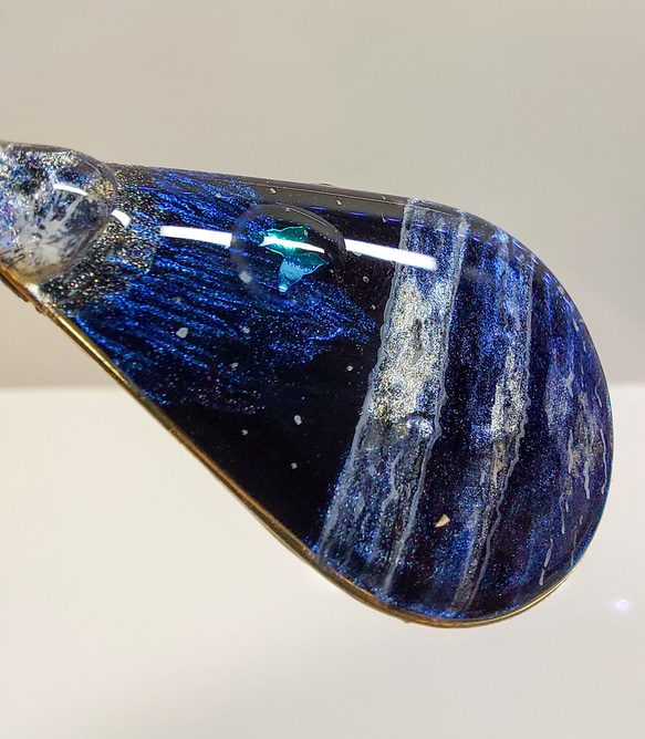 月夜の海と宇宙モチーフのペンダントトップ レジンアクセサリー