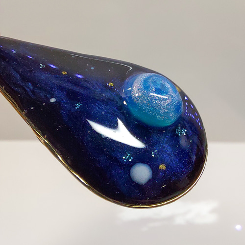 月夜の海と宇宙モチーフのペンダントトップ レジンアクセサリー