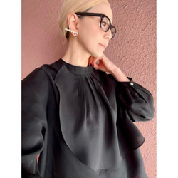 RATA❤️柔軟輕盈，透明❤️成年女性的透氣上衣❤️適合儀式、工作和日常穿著❤️黑色 第3張的照片