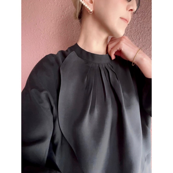 RATA❤️柔軟輕盈，透明❤️成年女性的透氣上衣❤️適合儀式、工作和日常穿著❤️黑色 第6張的照片