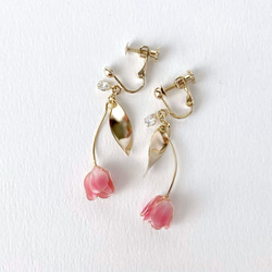 ふんわり揺れるチューリップのお花とキュービックジルコニアのイヤリング／ピアス　ピンク 8枚目の画像