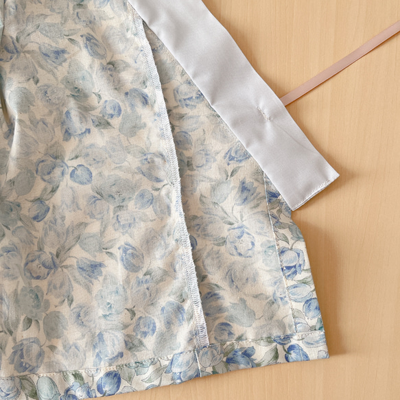 【80】ベビー袴　チューリップ✖︎紺色の袴とかぶれる布兜のセット 4枚目の画像