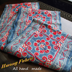 モン族伝統織物　刺繍　アップリケ　藍染め　テーブルクロス　ハンドメイド　手芸　タペストリー  mon-b 1枚目の画像