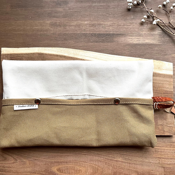 帆布のボックスティッシュケース⭐︎引っ掛け紐は本革 4枚目の画像