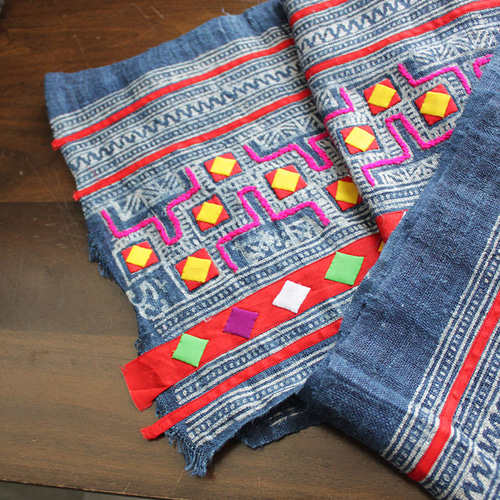 モン族伝統織物 刺繍 アップリケ 藍染め テーブルクロス ハンドメイド