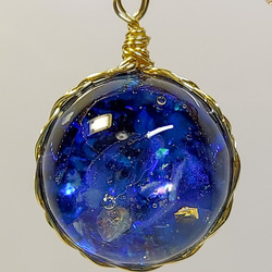 渦巻き銀河のペンダントトップ リバーシブル レジンアクセサリー