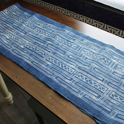 モン族伝統織物　ロウケツ染め　藍染め　生地　テーブルクロス　ハンドメイド　手芸　タペストリー mon-f 2枚目の画像
