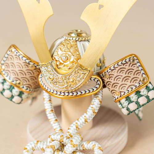 ことのオリジナル兜（5D-0900）（だいち）｜コンパクトな五月人形