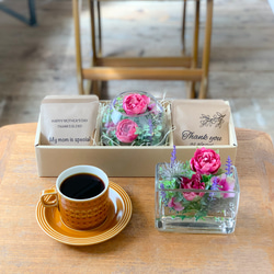 母の日新作[Flower & Coffee SET]丸咲バラのフェイクウォターアレンジ/選べるメッセージドリップバック 4枚目の画像