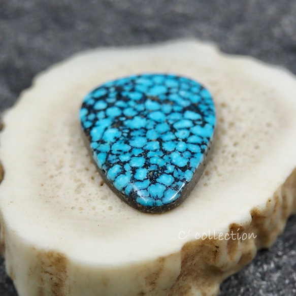 5,77ct Kingman Turquoise ブラックウェブ キングマンターコイズ K-90  ルース 天然石 4枚目の画像