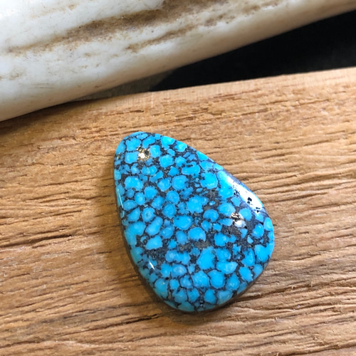 5,77ct Kingman Turquoise ブラックウェブ キングマンターコイズ