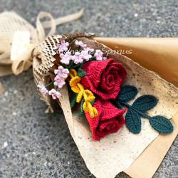 手工·鉤織·玫瑰花束·花·仿真花·花系列·情人節禮物·結婚禮物·禮物·礼品·棉線·創意·居家·復古風·婚禮·裝飾·饰品 第5張的照片