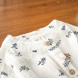 ブラウス シャツ ナチュラル シンプル トップス きれいめ カジュアル 春服 夏服 可愛い 白 通気性 普段着 デザイン 1枚目の画像