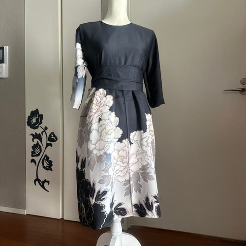 お着物　留袖×振袖　リメイク　ワンピース　腰紐付き　ハンドメイド 留袖お着物リメイクワンピースドレス腰紐リボン付きハンドメイド