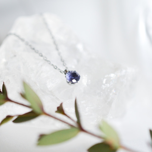 アイオライトのシンプルな一粒ネックレス】青紫/5mm/天然石/サージカル