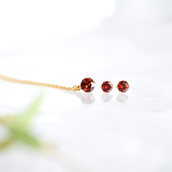 【ガーネットのシンプルな一粒ネックレス】赤/5mm/天然石/サージカルステンレス/つけっぱなしOK 9枚目の画像