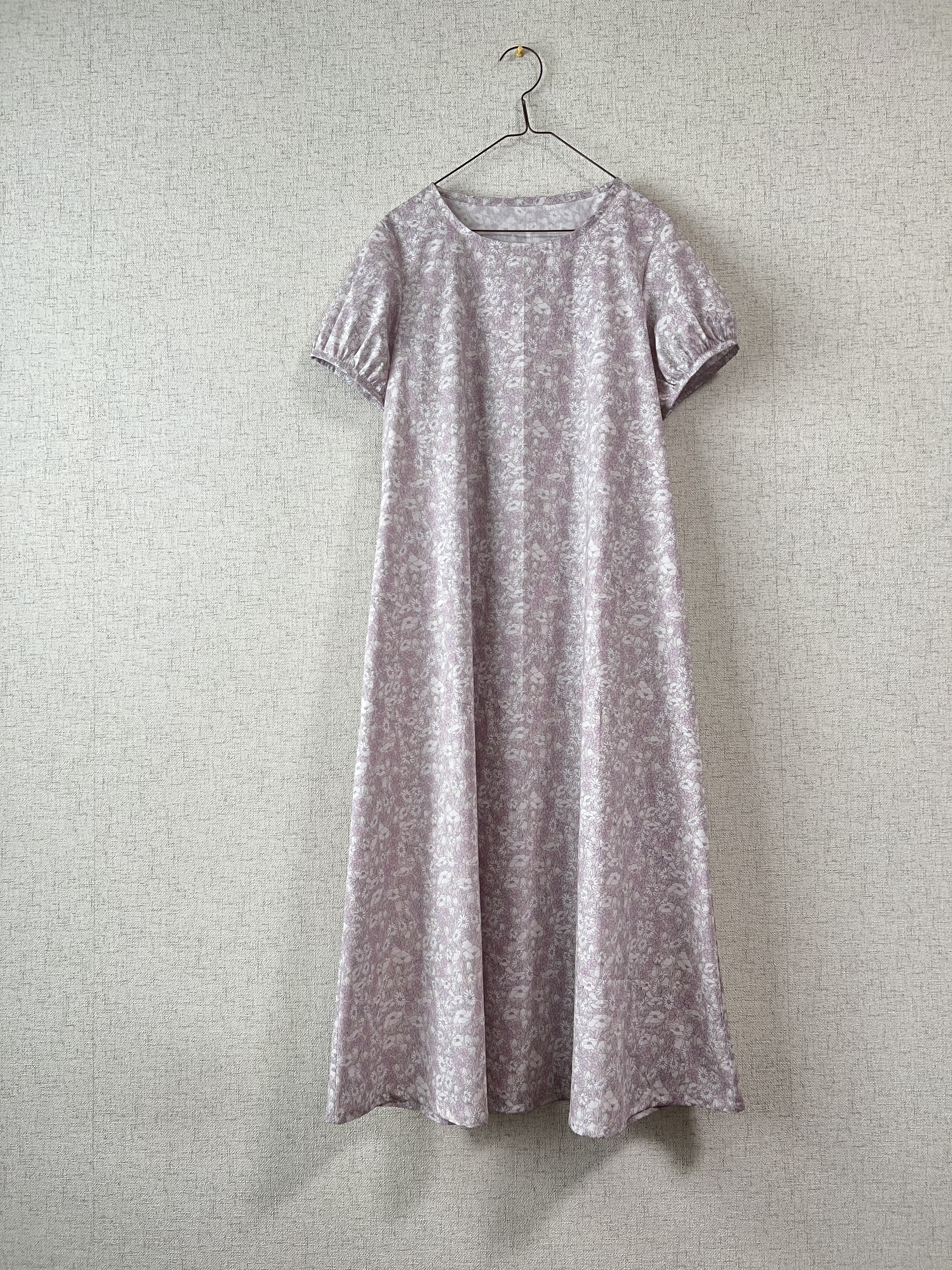 パフスリーブＡラインワンピース