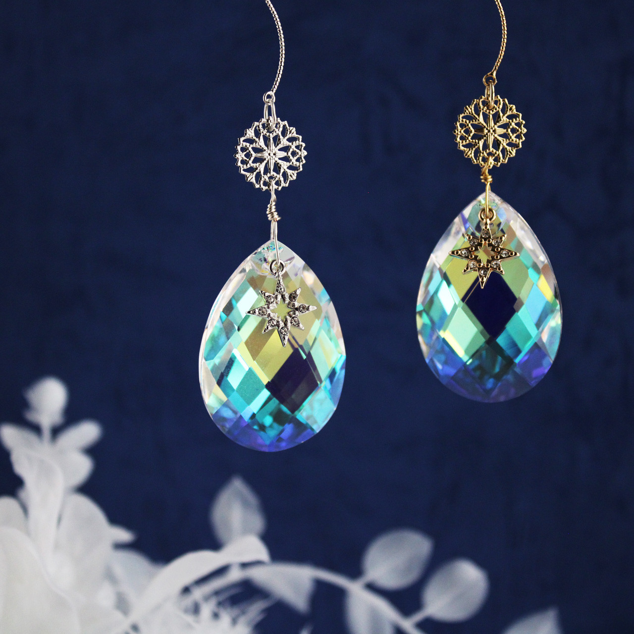 シンプル綺麗⭐︎流線の雫サンキャッチャー（金 or 銀）☆ 高品質クリスタル使用 記念日や引越祝いにも♪