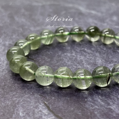 ガネーシュヒマール産水晶ポイント 緑泥入り ガネッシュヒマール産緑泥