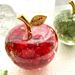 春色新作2024 ガラスのりんごハーバリウムオイル アジサイゴールドカスミ草ホイルフレーク レッドアップル インテリア 7枚目の画像