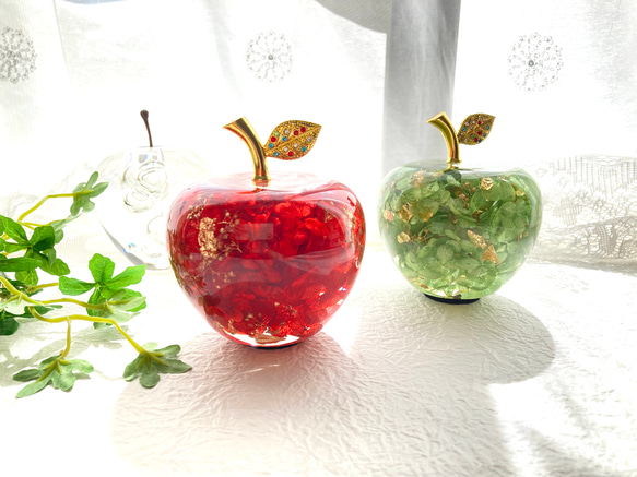 春色新作2024 ガラスのりんごハーバリウムオイル アジサイゴールドカスミ草ホイルフレーク グリーンアップル インテリア 12枚目の画像
