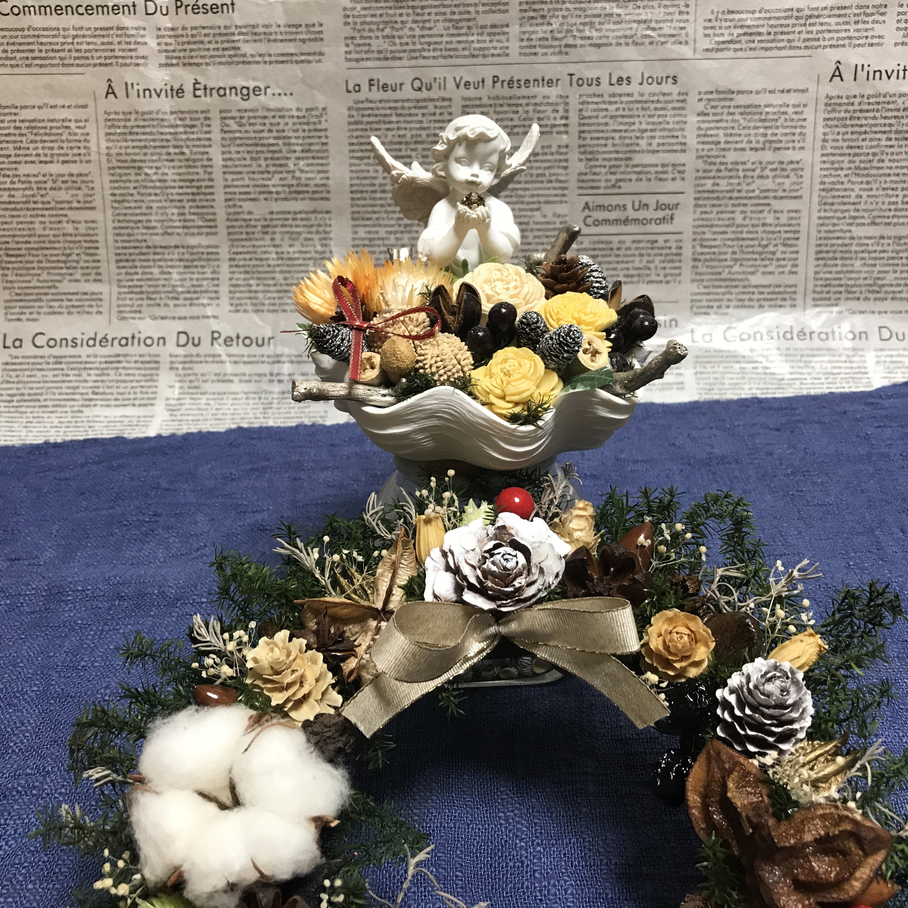 木の実とお花の可愛い天使のアレンジと木の実のリース2点セット（2組＊受注制作）