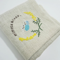 手縫い&手刺繍ハンカチ (ミモザと羽衣セキセイインコ) 5枚目の画像