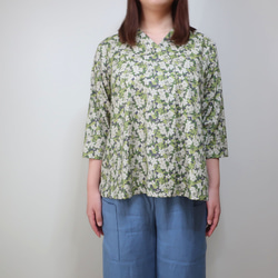 亮綠色花卉圖案襯衫❣️V領前褶襯衫（均碼/圖案） 第6張的照片