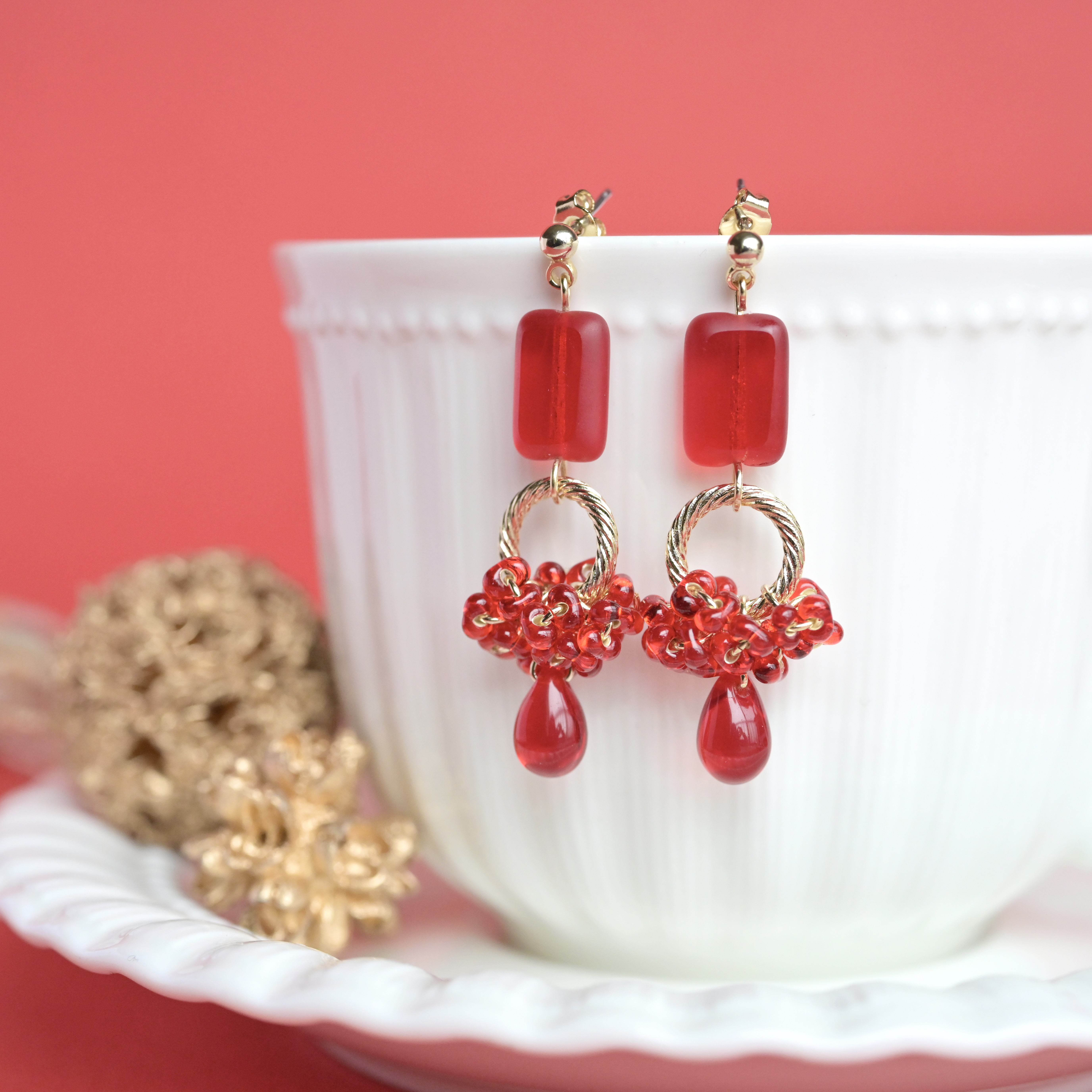 情熱の赤】真っ赤なチェコビーズの ピアス/イヤリング ピアス（フック