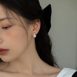 淡水珍珠耳環流行無痛無孔金色白色優雅簡約矽膠套正品珍珠耳環 第12張的照片