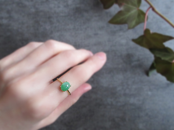 [稀有] 8 x 6 毫米美麗的「玉」戒指 [五月誕生石] 第3張的照片