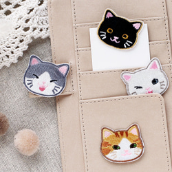 (1枚選ぶ) 猫 刺繍アイロンワッペン シールタイプ 白猫, 茶トラ猫, グレー白猫, 黒猫 1枚目の画像