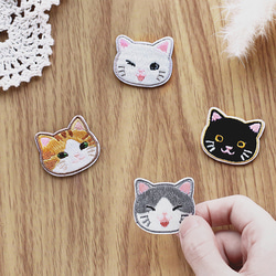 (1枚選ぶ) 猫 刺繍アイロンワッペン シールタイプ 白猫, 茶トラ猫, グレー白猫, 黒猫 3枚目の画像