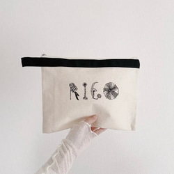 canvas pouch / flower | ポーチ | 名入れ | 出産祝い | 母子手帳 | 花 | 名前 8枚目の画像