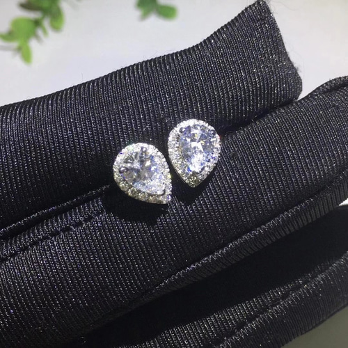 新品未使用✨最高級モアッサナイト ペアシェイプピアス 両耳11カラット newデザイン】ペアシェイプ モアサナイト ダイヤ ピアス K18WG ピアス