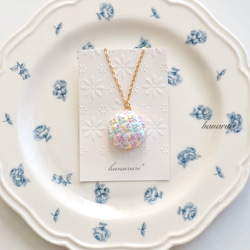 お花の刺繍のネックレス《sugar candy》 2枚目の画像