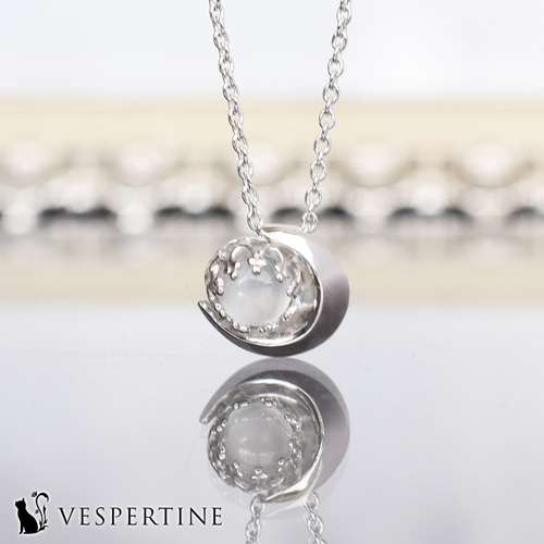 月とムーンストーンのネックレス、ペンダント：選べる天然石：三日月