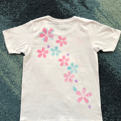 手描き　名前入り　桜ドロップTシャツ 2枚目の画像